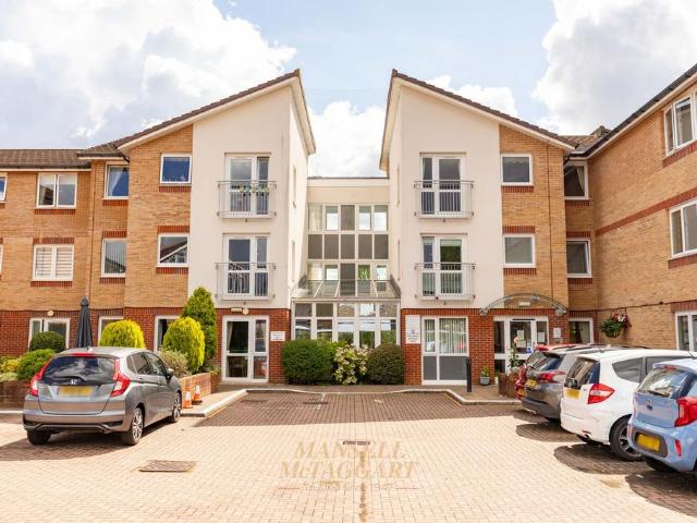 Flat for sale in Glynde, West Sussex
