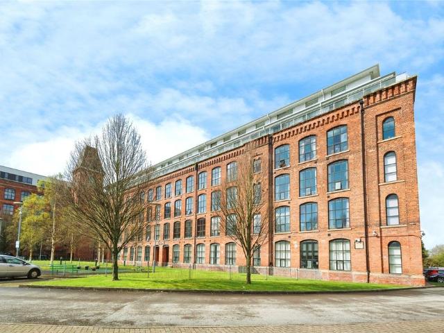 Flat for sale in Reddish, Greater Manchester
