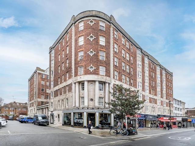 Flat for sale in Bayswater, Greater London