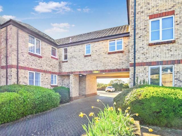 Flat for sale in Huntingdon, Cambridgeshire