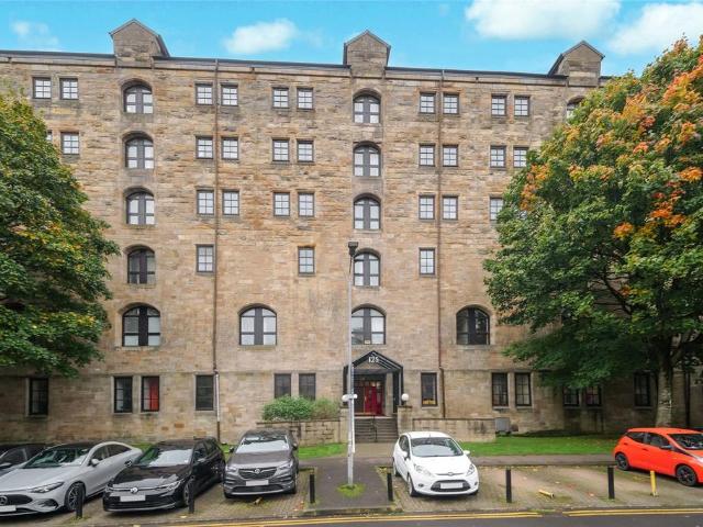 Flat for sale in Merchant City, Glasgow