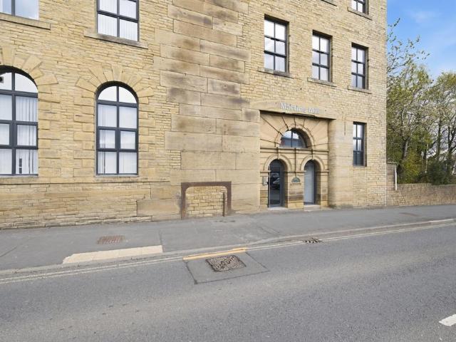 Flat for sale in Boothtown, Halifax