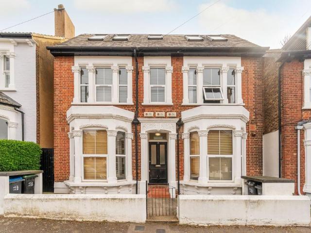 Flat for sale in London Borough of Croydon, Upper Norwood
