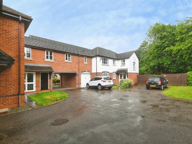 Flat for sale in Kettlebrook, Staffordshire