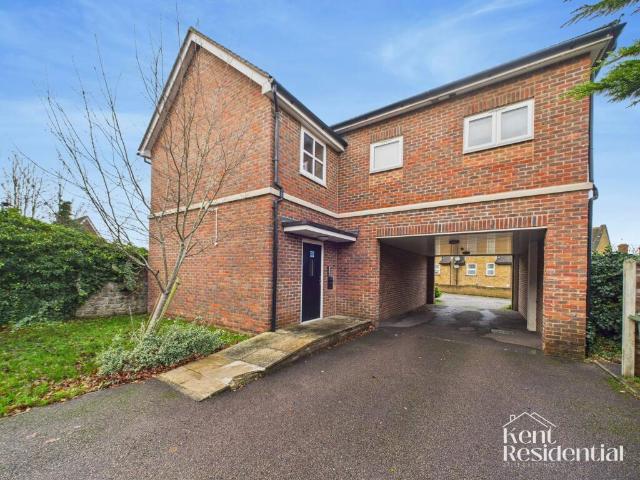 Flat for sale in Midway, Kent