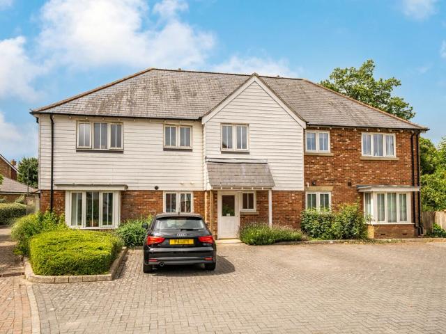 Flat for sale in Bourne Vale, Kent