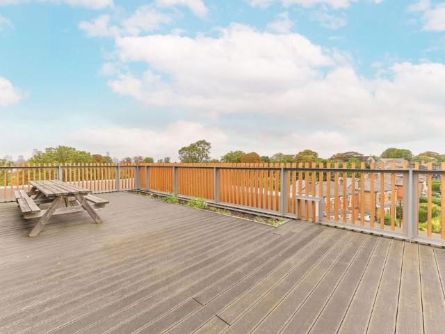 Flat for sale in London Borough of Croydon, South Norwood