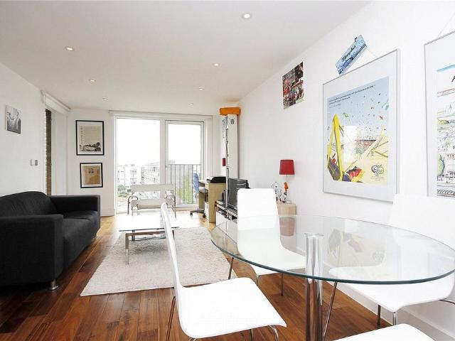 Flat for sale in Haggerston, De Beauvoir Town