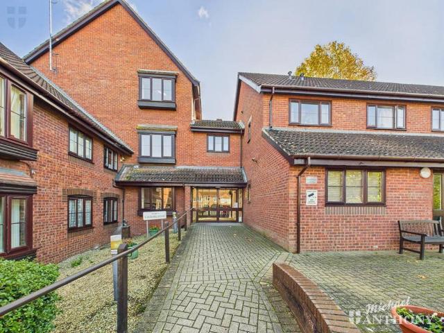 House for sale in Walton, Aylesbury