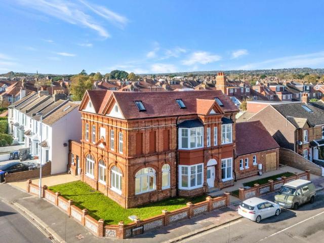 Flat for sale in Worthing, West Sussex
