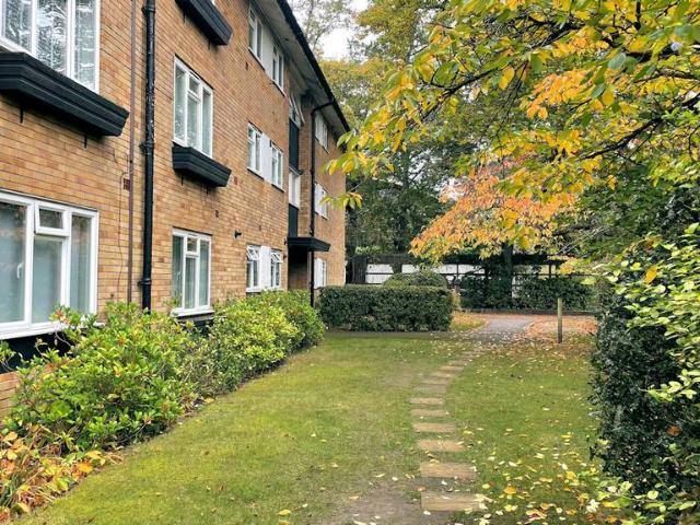 Flat for sale in Horsell, Woking