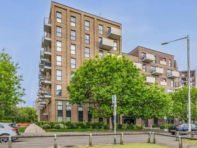 Flat for sale in Newtown, Reading