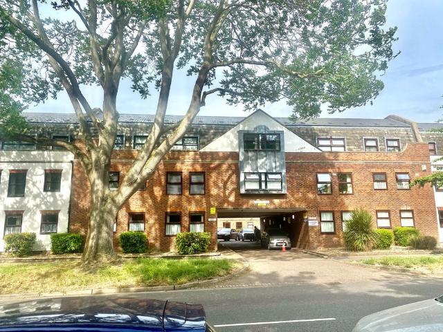 Flat for sale in King's Walden, Hertfordshire