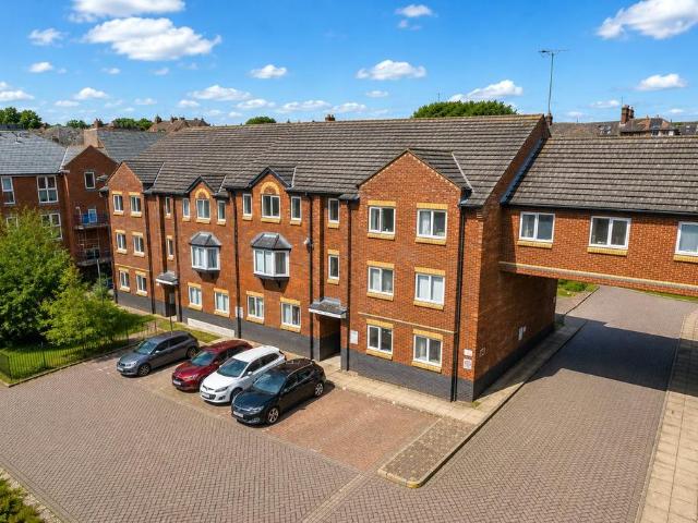 Flat for sale in Avondale, Kettering