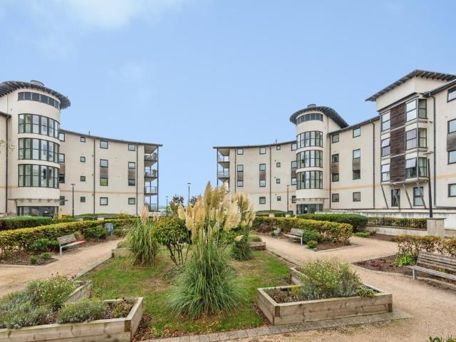 Flat for sale in Okus, Swindon