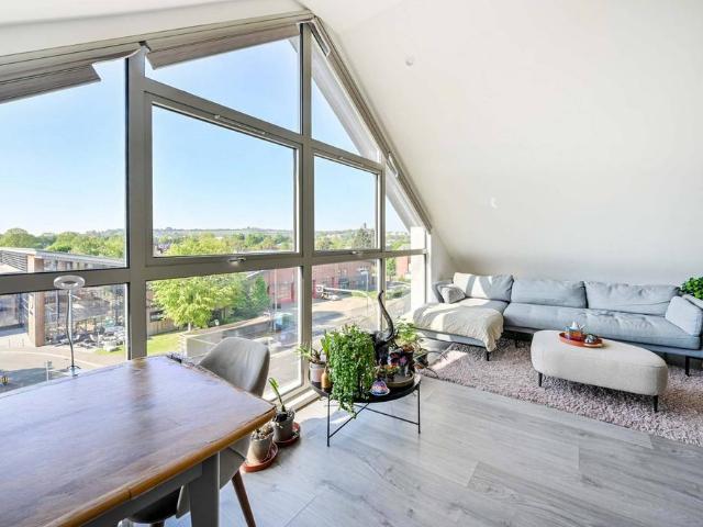 Flat for sale in Bellfields, Westborough