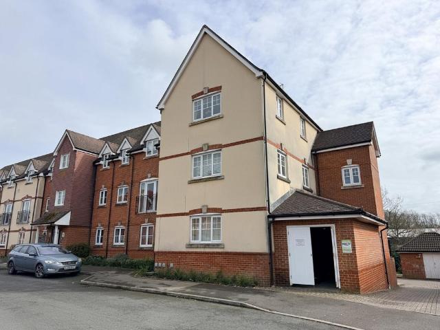 Flat for sale in Bolton Low Houses, Hampshire