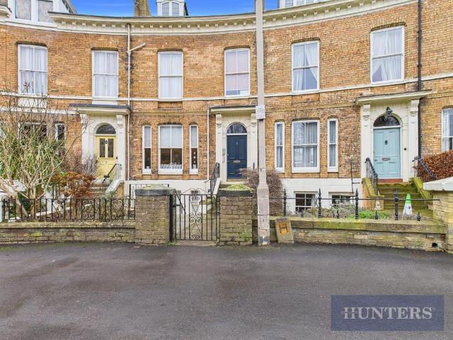 Flat for sale in South Cliff, Kepwick
