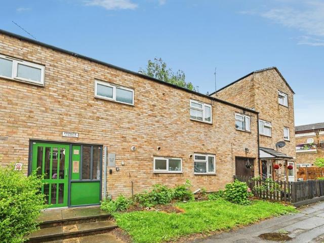Flat for sale in Phippsville, Northampton
