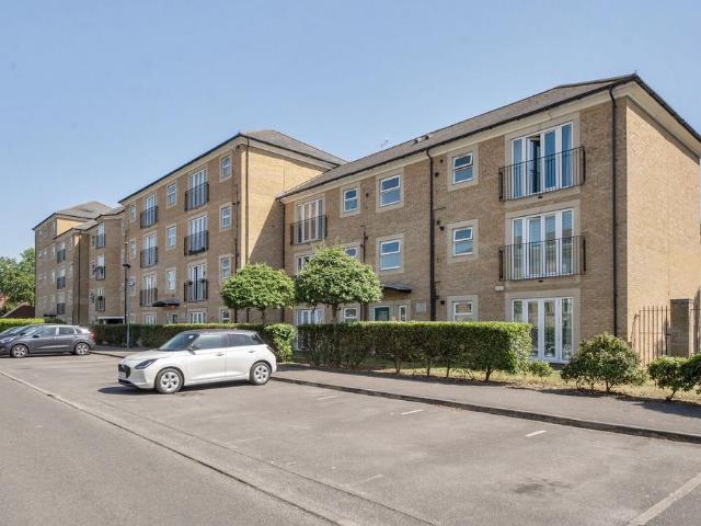 Flat for sale in London Borough of Hounslow, Spring Grove