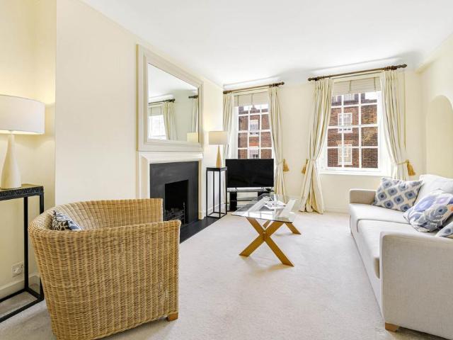 Flat for sale in Chelsea, Greater London