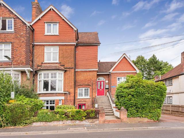 Flat for sale in St Albans, Five Acres