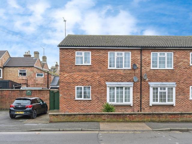 Flat for sale in Four Gotes, Cambridgeshire