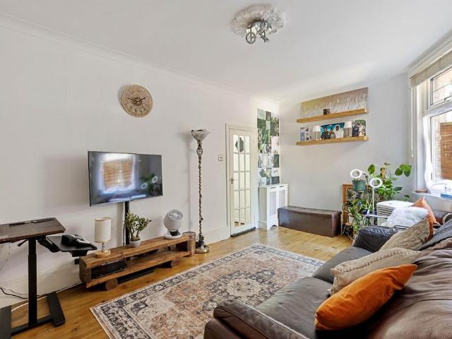Flat for sale in Bell Green, Greater London