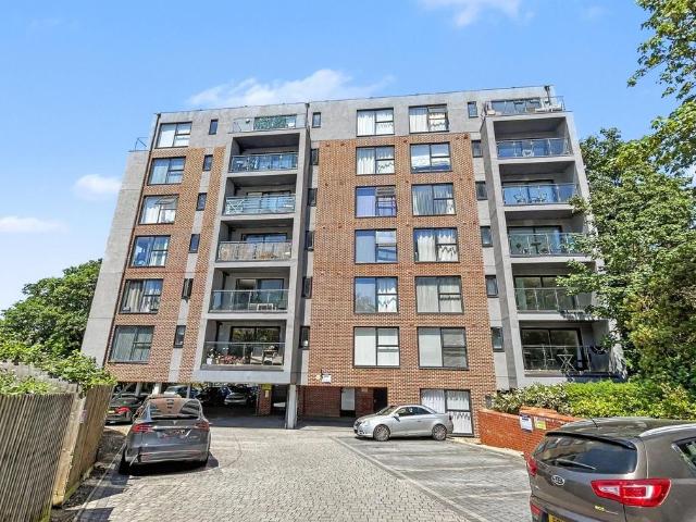 Flat for sale in West Cliff, Bournemouth