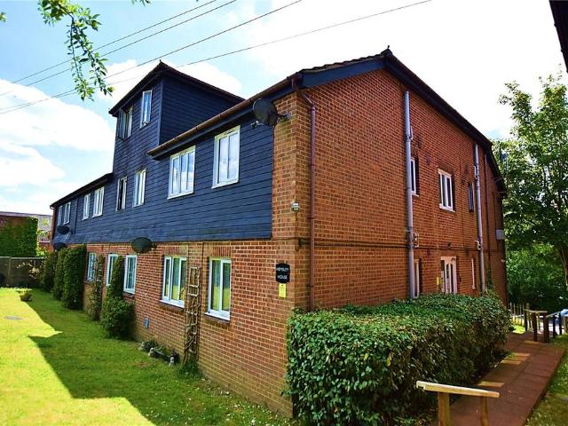 Flat for sale in Heathfield, Wealden