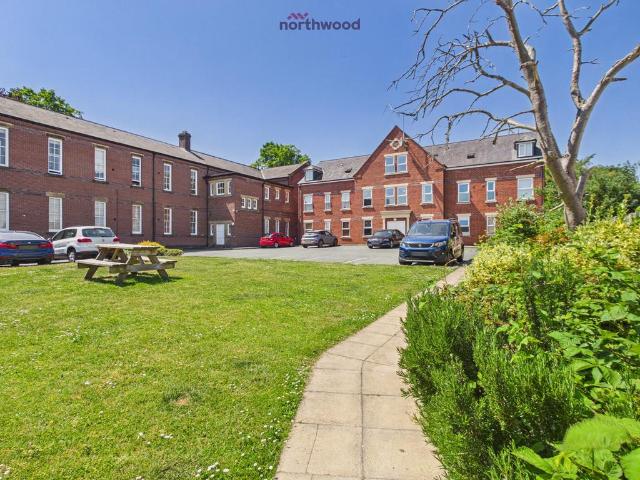 Flat for sale in Wrexham, Wales