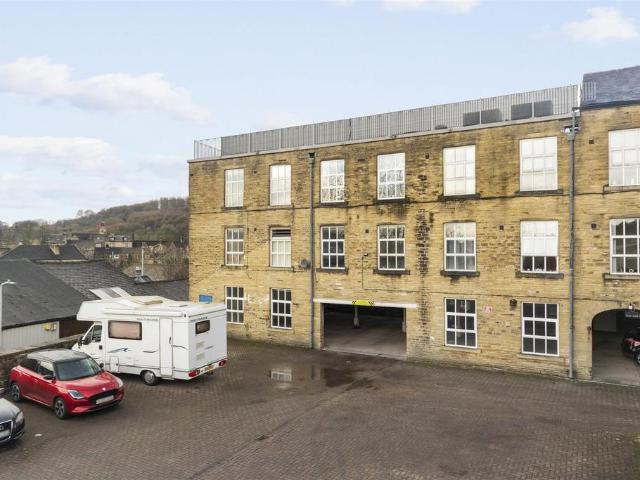Flat for sale in Priestthorpe, Crossflatts