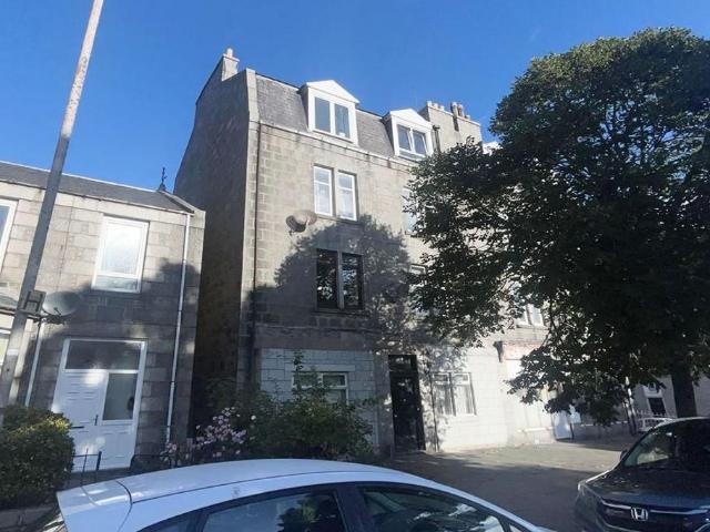 Flat for sale in Ballindoch, Scotland