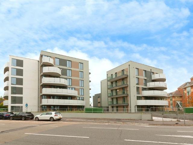 Flat for sale in Farnborough, Hampshire
