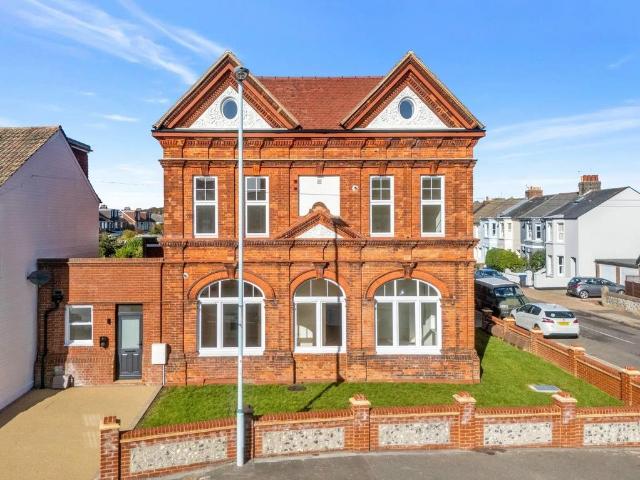 Flat for sale in Worthing, West Sussex