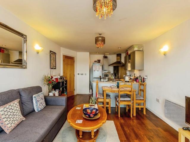 Flat for sale in Canon's Marsh, Bristol
