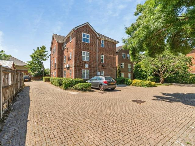 Flat for sale in Shirley, City Of Southampton