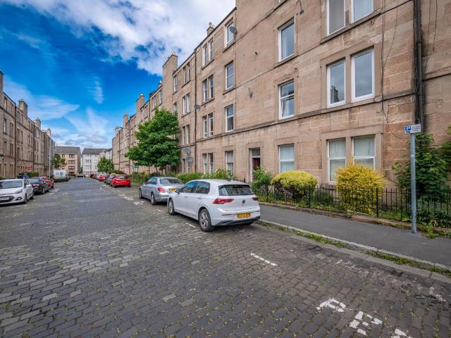 Flat for sale in Gorgie/Dalry, Scotland