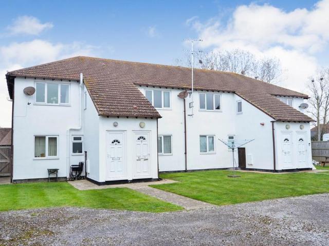 Flat for sale in Littlecote, West Sussex
