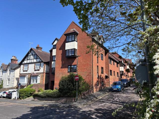 Flat for sale in Charlotteville, Guildford