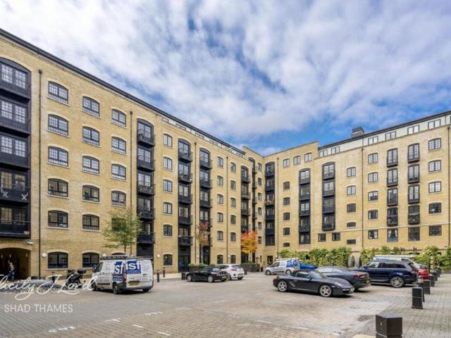 Flat for sale in Bermondsey, Greater London
