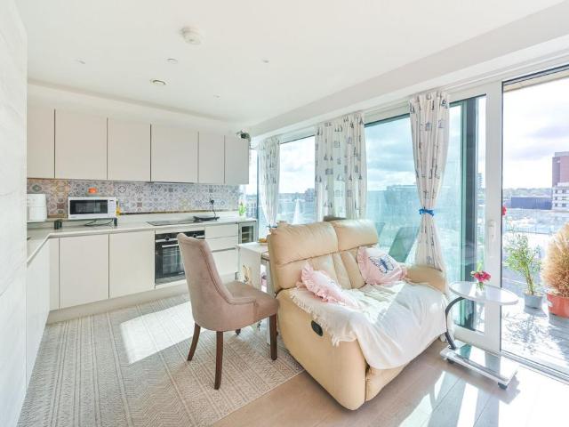 Flat for sale in Callis Yard, Greater London