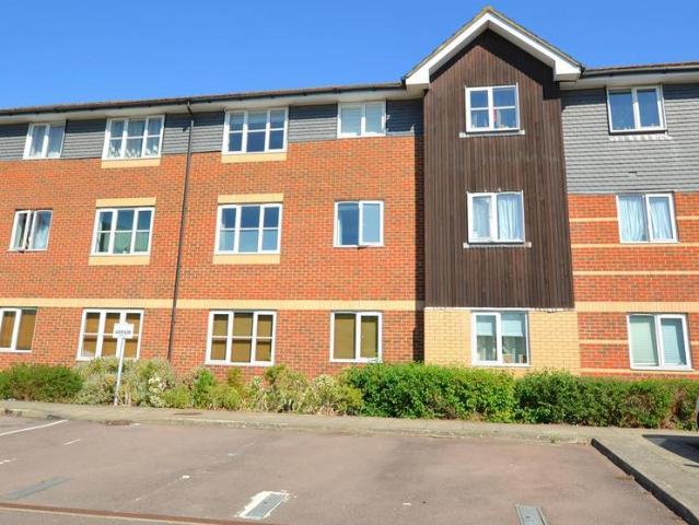 Flat for sale in Hatfield, Fretherne