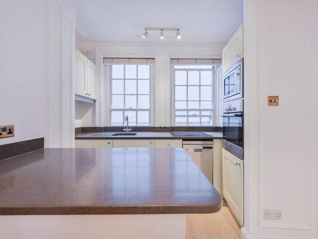 Flat for sale in Victoria, Greater London