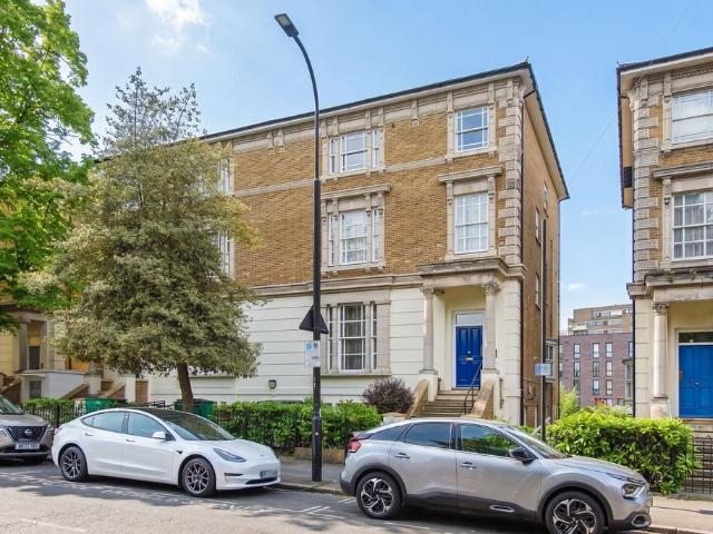 Flat for sale in South Hampstead, Greater London