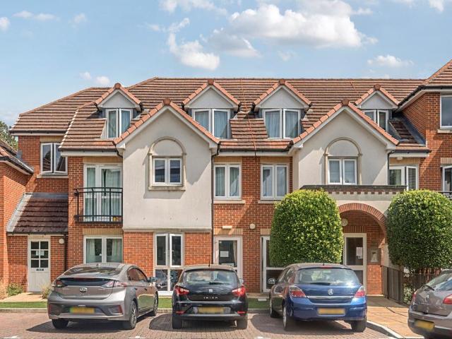 Flat for sale in Row Town, Surrey