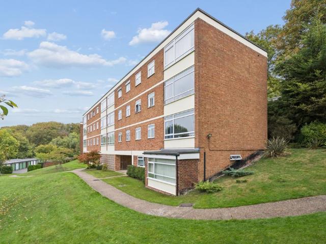Flat for sale in Hughenden Valley, High Wycombe