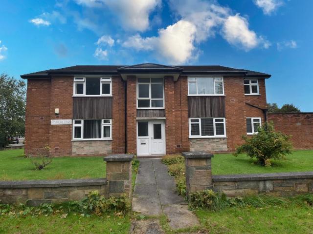 Flat for sale in Trafford Park, Greater Manchester