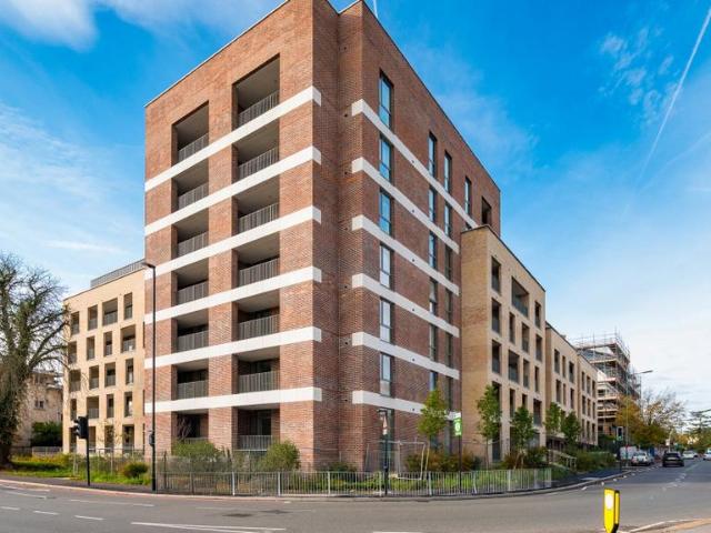 Flat for sale in London Borough of Croydon, Purley