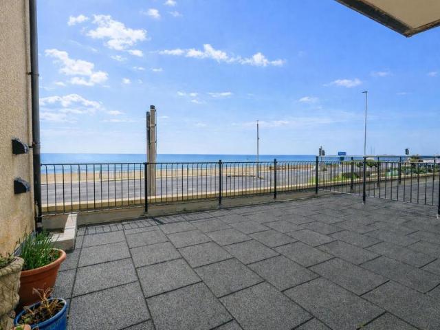 Flat for sale in Old Town, Guestling Green